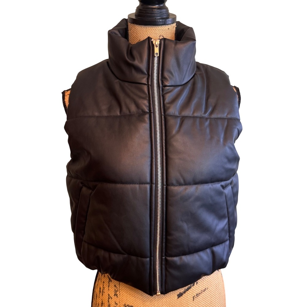 NWT Ambiance Womens Faux Leather Gorpcore Winter Puffer Vest Jacket Black Small